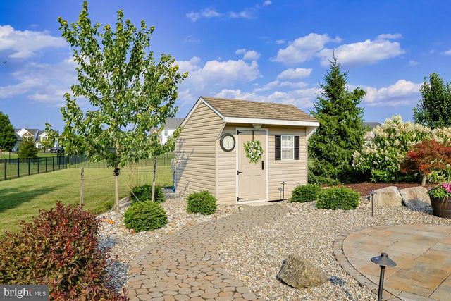 6800 GWENMAWR RD, Bethlehem, PA 18017