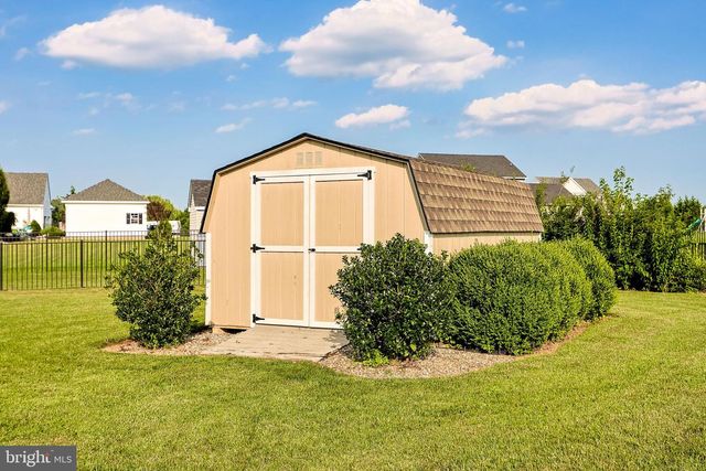 6800 GWENMAWR RD, Bethlehem, PA 18017