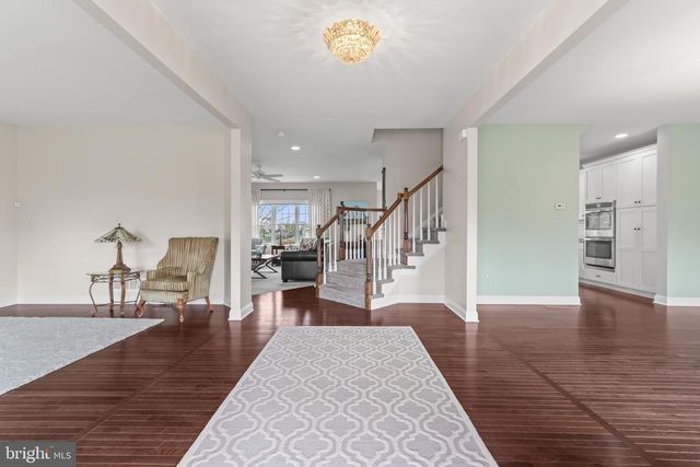 6800 GWENMAWR RD, Bethlehem, PA 18017