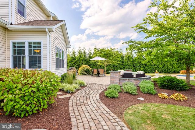 6800 GWENMAWR RD, Bethlehem, PA 18017