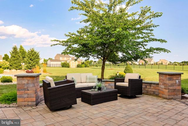 6800 GWENMAWR RD, Bethlehem, PA 18017