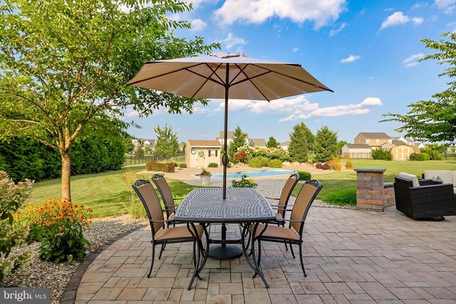 6800 GWENMAWR RD, Bethlehem, PA 18017