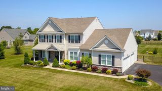 6800 GWENMAWR RD, Bethlehem, PA 18017