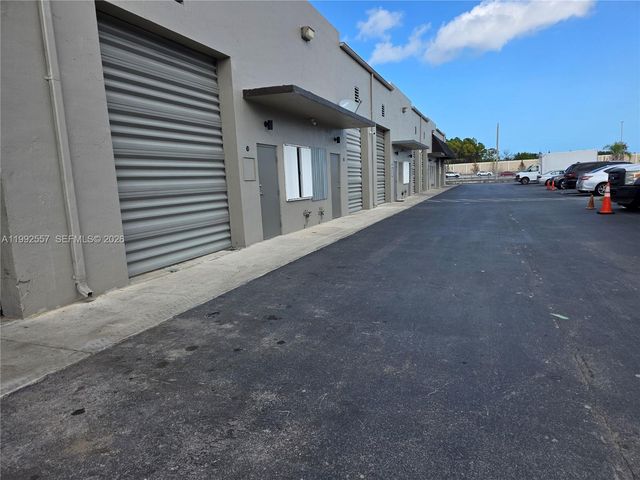 16225 SW 117th Ave 6, Miami, FL 33177