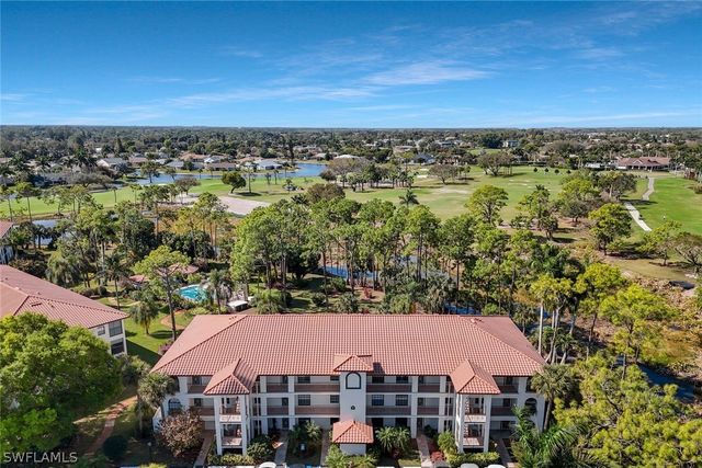 265 DEERWOOD CIR 15-12, Naples, FL 34113