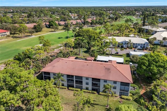 265 DEERWOOD CIR 15-12, Naples, FL 34113