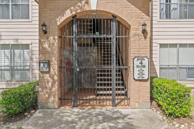 8051 Bay Branch Drive 424, The Woodlands, TX 77382