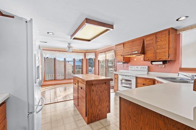 2445 INGOLD COURT, Green Bay, WI 54301