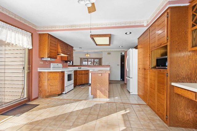 2445 INGOLD COURT, Green Bay, WI 54301