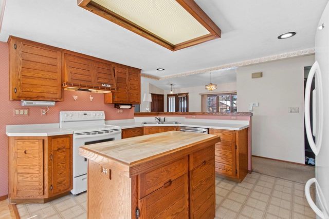 2445 INGOLD COURT, Green Bay, WI 54301