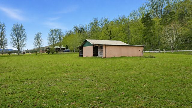 7610 SR 50, Pelham, TN 37366