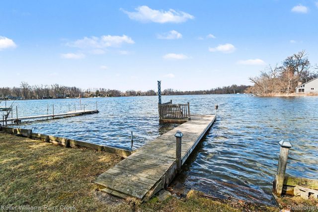 1812 Luneta Court, Commerce Charter Township, MI 48382