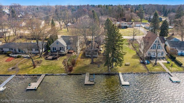 1812 Luneta Court, Commerce Charter Township, MI 48382