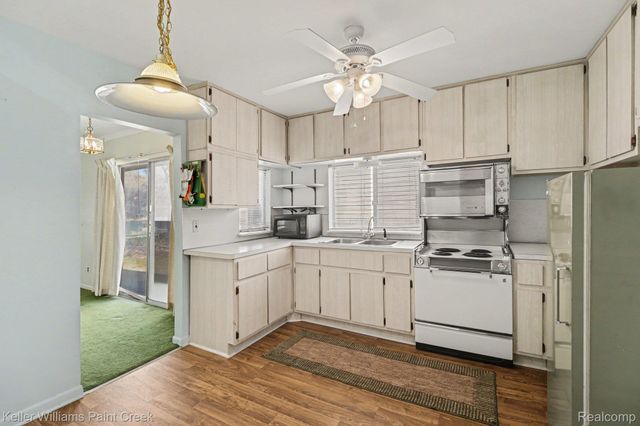 1812 Luneta Court, Commerce Charter Township, MI 48382