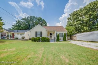 8208 Kerry Rd, Louisville, KY 40258