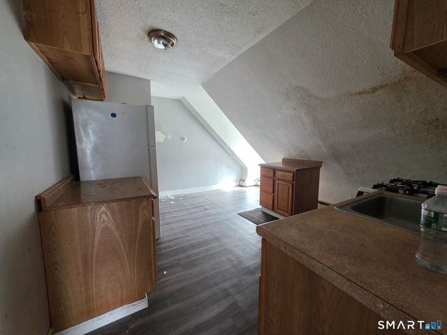 69 Babcock Street, Hartford, CT 06106