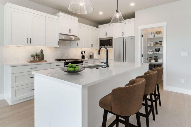 3060 NE Brownstone Place, Bend, OR 97701