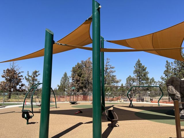 3060 NE Brownstone Place, Bend, OR 97701