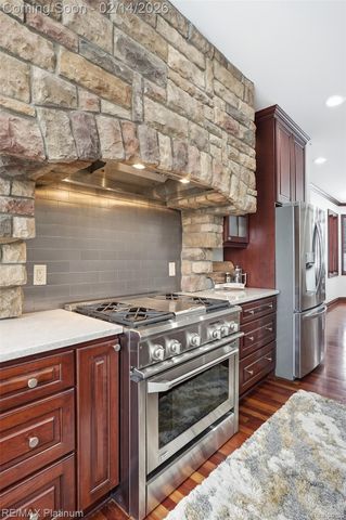 11205 Redberry Court, Hamburg Township, MI 48189