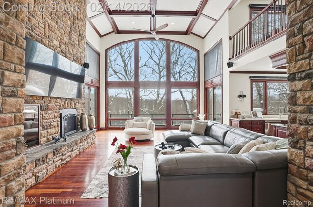 11205 Redberry Court, Hamburg Township, MI 48189