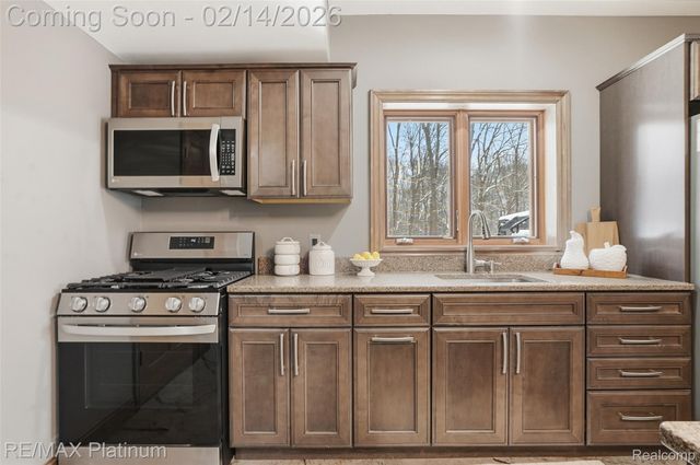 11205 Redberry Court, Hamburg Township, MI 48189