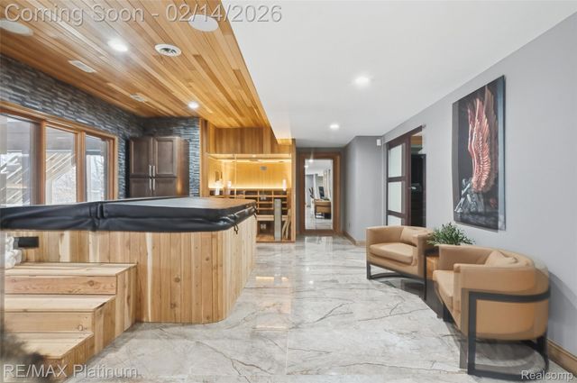 11205 Redberry Court, Hamburg Township, MI 48189