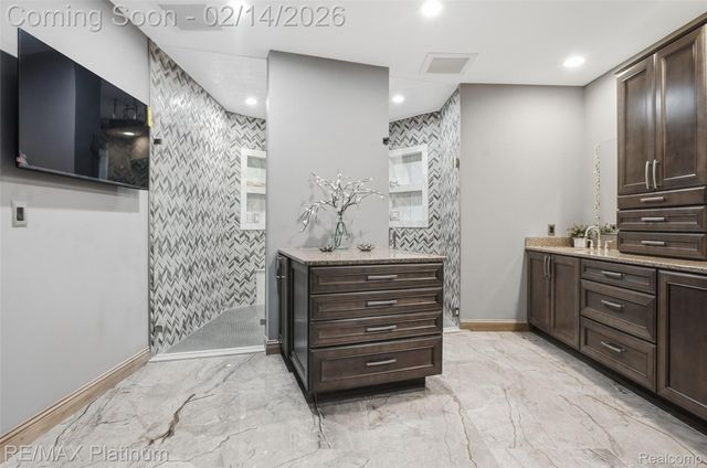 11205 Redberry Court, Hamburg Township, MI 48189