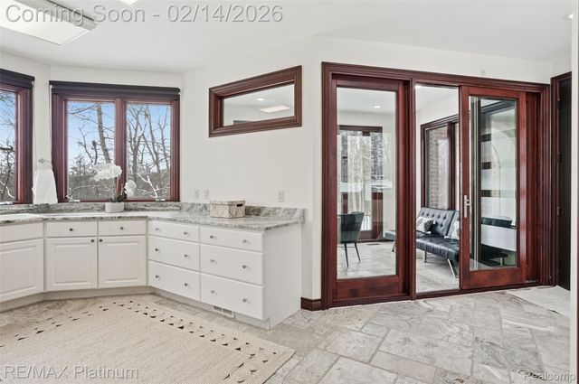 11205 Redberry Court, Hamburg Township, MI 48189