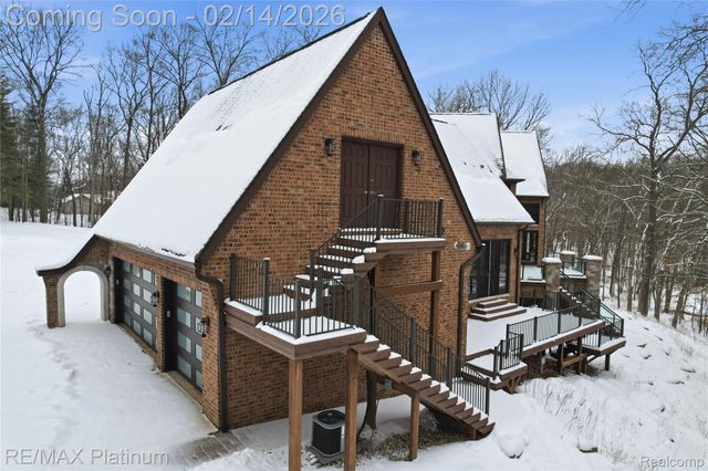 11205 Redberry Court, Hamburg Township, MI 48189