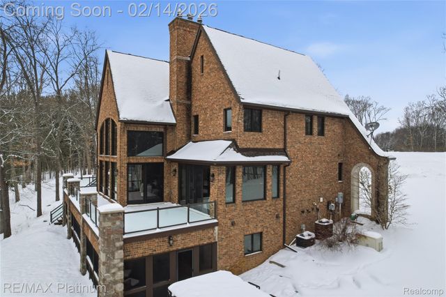 11205 Redberry Court, Hamburg Township, MI 48189