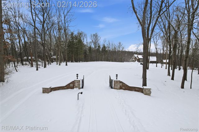 11205 Redberry Court, Hamburg Township, MI 48189