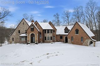 11205 Redberry Court, Hamburg Township, MI 48189