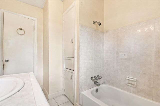 5805 Bretshire Drive, Houston, TX 77016