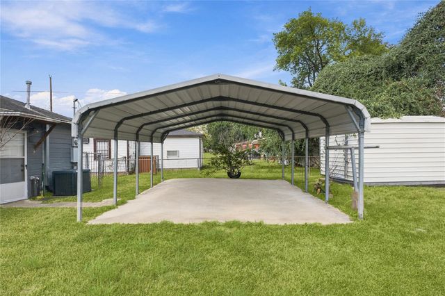 5805 Bretshire Drive, Houston, TX 77016