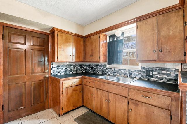 5805 Bretshire Drive, Houston, TX 77016