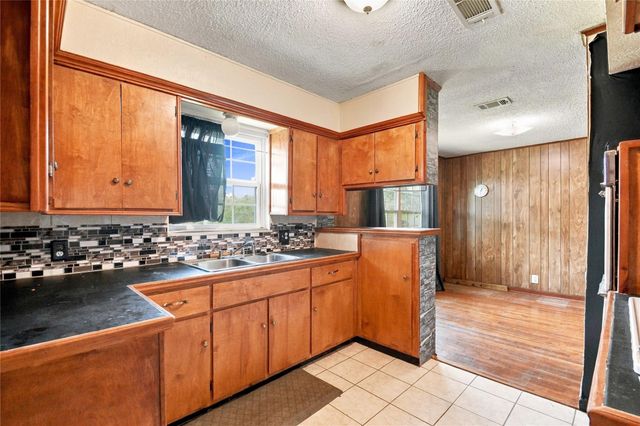 5805 Bretshire Drive, Houston, TX 77016