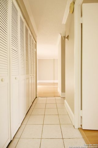 7039 San Pedro Ave Apt 612, San Antonio, TX 78216