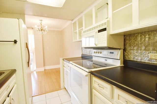 7039 San Pedro Ave Apt 612, San Antonio, TX 78216