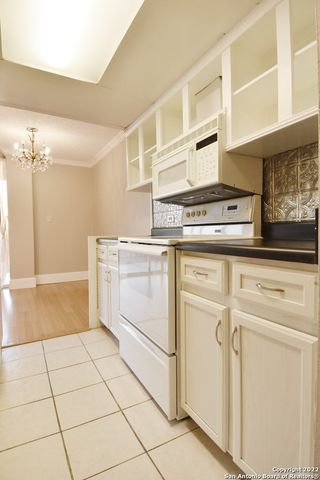 7039 San Pedro Ave Apt 612, San Antonio, TX 78216