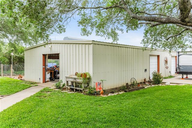 345 TRAIL RIDGE Dr, Sandia, TX 78383