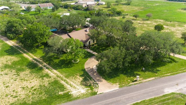 345 TRAIL RIDGE Dr, Sandia, TX 78383