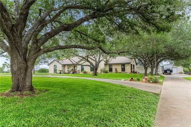 345 TRAIL RIDGE Dr, Sandia, TX 78383