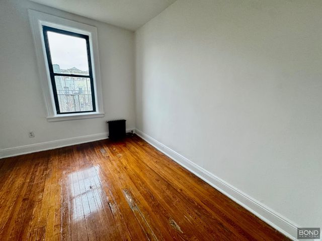 3114 35th St Apt 3A, New York City, NY 11106