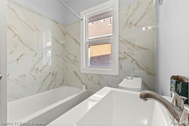 3764 W Euclid Street, Detroit, MI 48206