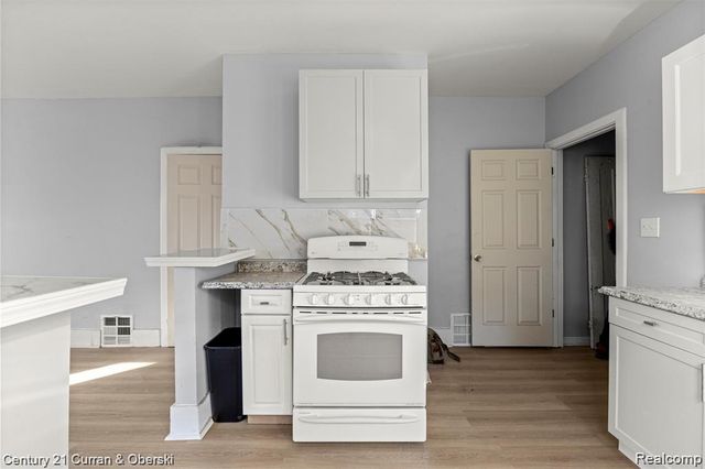 3764 W Euclid Street, Detroit, MI 48206