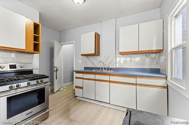 3764 W Euclid Street, Detroit, MI 48206