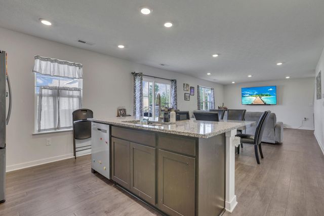 2155 Pentress Drive, Grove City, OH 43123