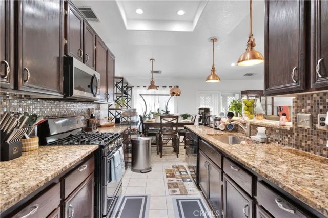 15376 San Miguel Way, Victorville, CA 92394