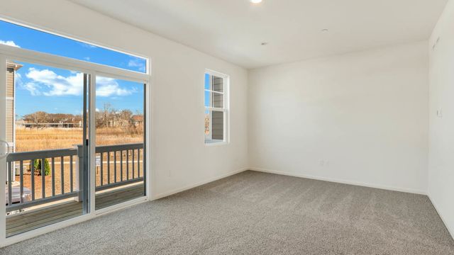 2040 Yellowstone Boulevard, Mundelein, IL 60060