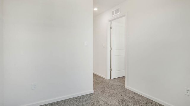 2040 Yellowstone Boulevard, Mundelein, IL 60060